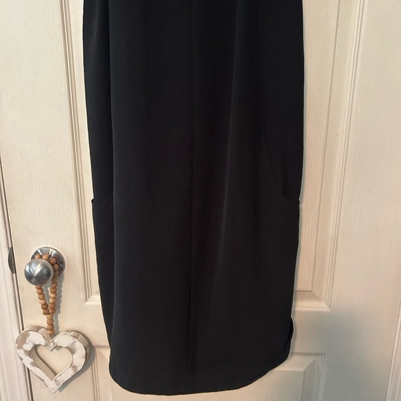 Hugo Boss Elegant Black Dress with Ties at Neck - Picture 3 of 12
